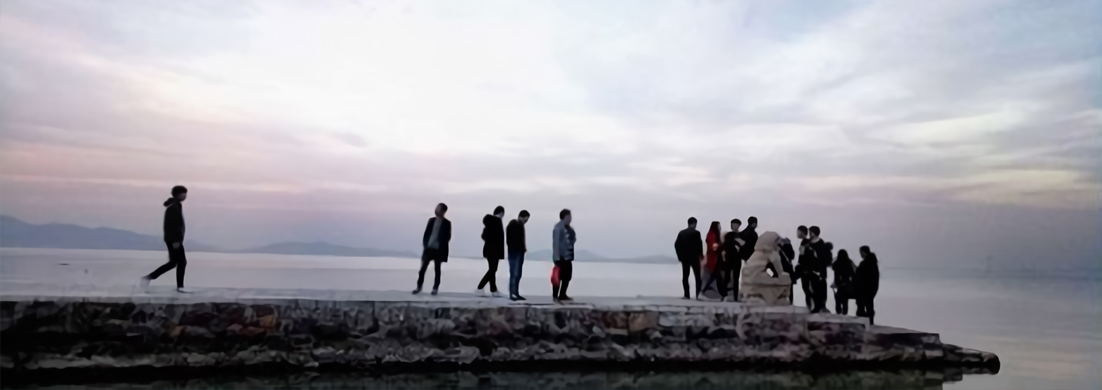 Harmony of Water and Sky: An Autumn Excursion